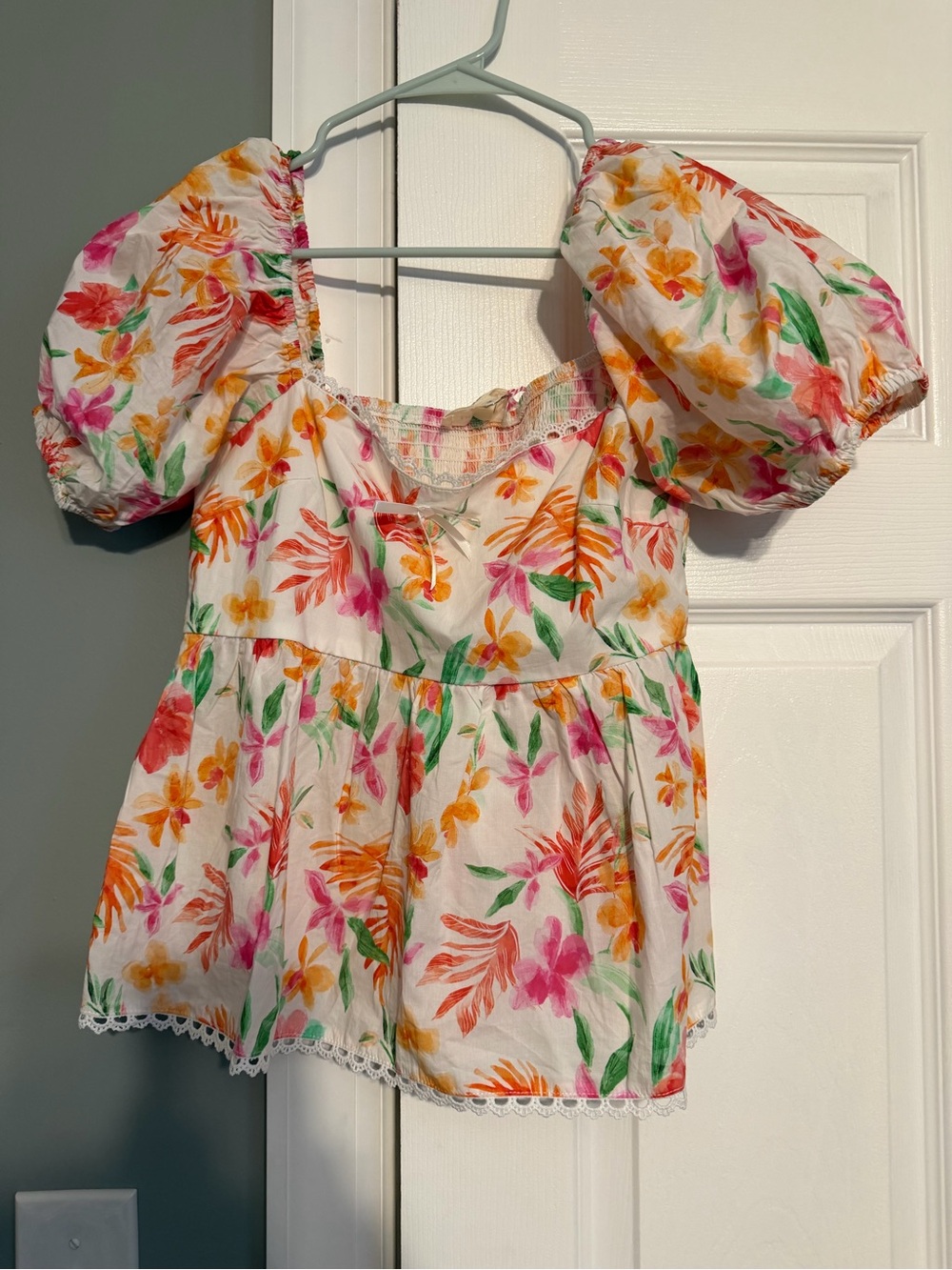 Umgee White Floral Puff-Sleeve Peplum Top